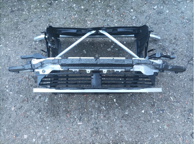 7399911 BMW Refuerzo parachoque delantero