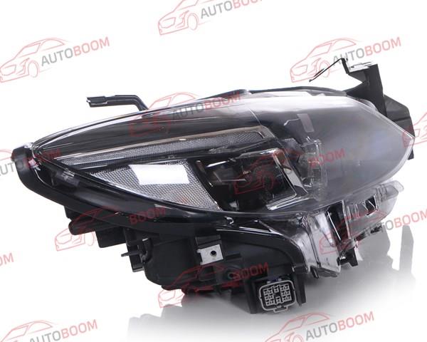 GJS151031D Mazda Luz derecha