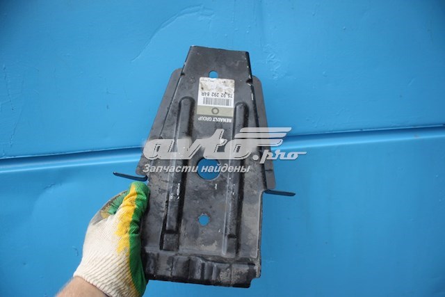 759229284R Renault (RVI) soporte de un arco de una rueda (spar derecho)