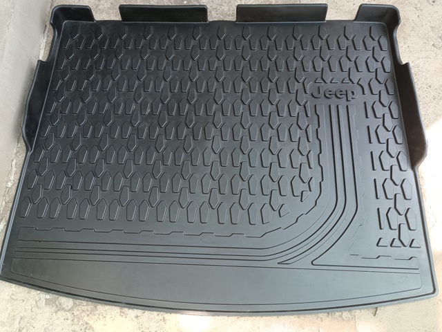 Alfombrilla del maletero Chrysler 82214666 precio, desde 97,50 EUR