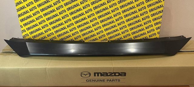 Comprar KB8A507E1BBB Mazda Moldura de la rejilla del radiador