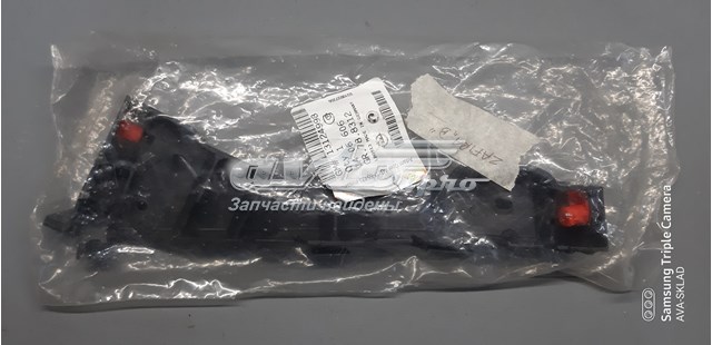 13124998 Peugeot/Citroen soporte de guía para parachoques delantero, derecho