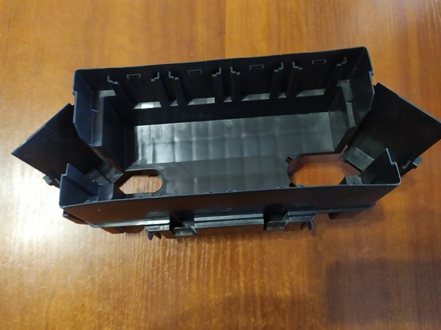 Comprar 243826RA1A Nissan/Infiniti Tapa de la caja de fusibles