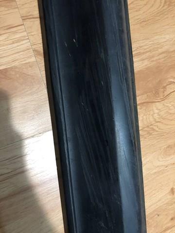 Moldura de puerta delantera derecha KB7W51RA0E Mazda