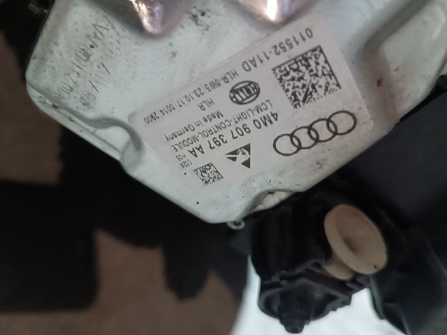 Faro derecho 4M0941006B VAG