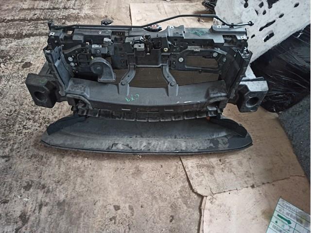 D10E53110A Mazda soporte de radiador completo
