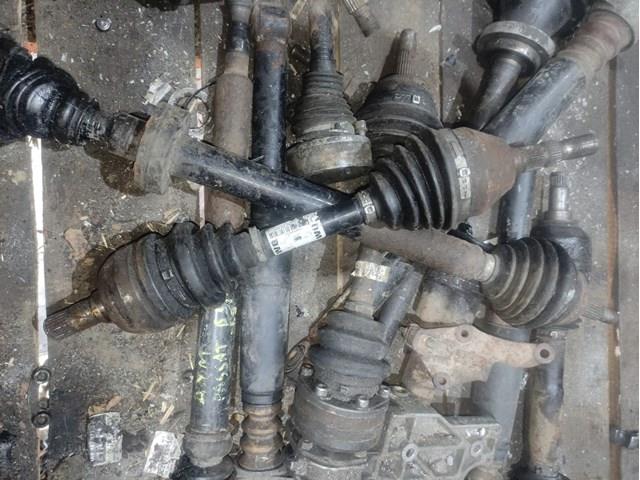 Semieje delantero izquierdo General Motors 13214836