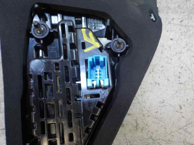 Piloto trasero interior izquierdo 82A945093C VAG