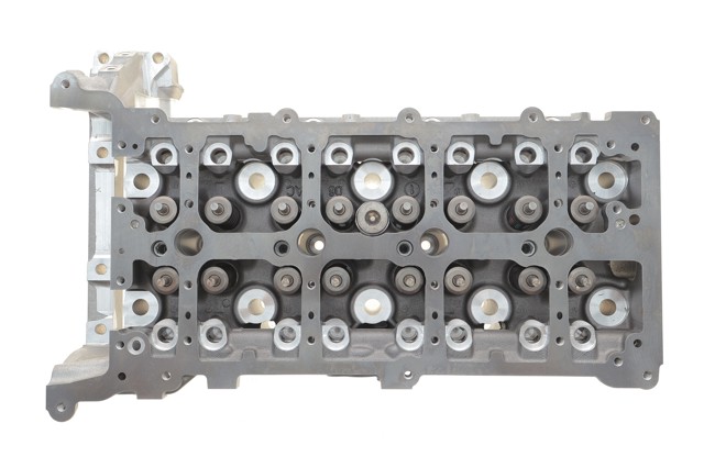 Culata de motor Mercedes A654010691280
