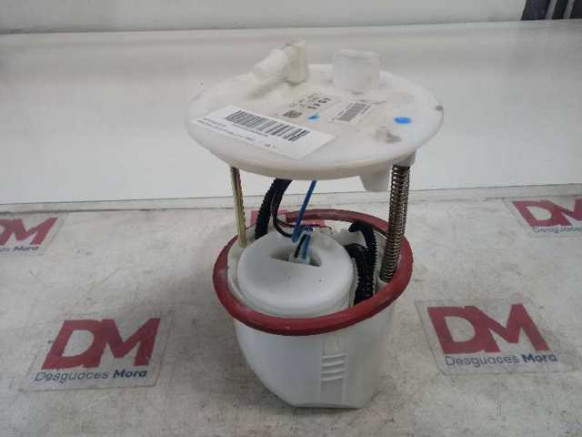 Bomba de combustible Mazda PE011335X