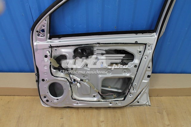 H010M1HAAB Nissan puerta delantera derecha