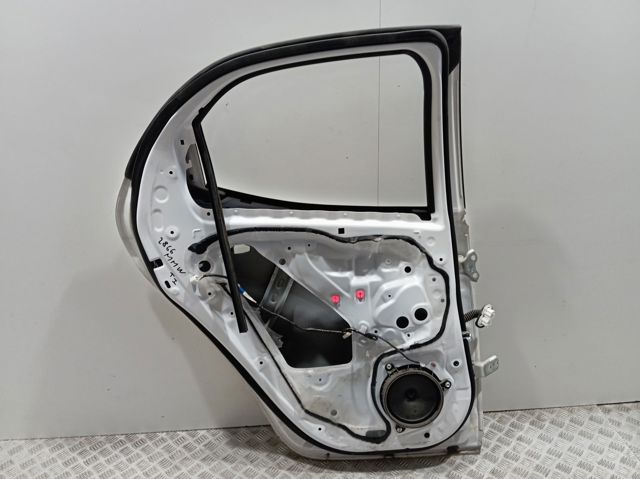 Puerta trasera izquierda Toyota 67004K0060 precio, desde 599,68 EUR