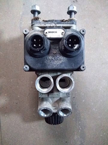 Válvula de freno bajo pedal (camión) A0044311506 Mercedes