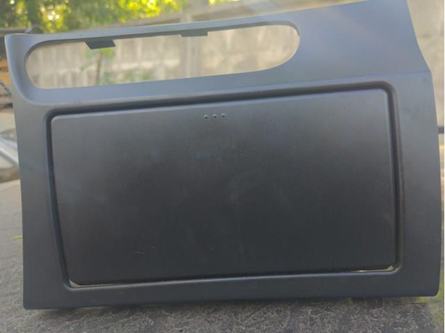 Comprar GJ6A64361 Mazda Portavasos del apoyabrazos de la consola central