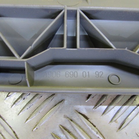 A9068100010 Mercedes Visera