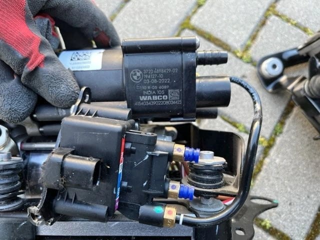 Compresor de suspensión neumática 37206886721 BMW