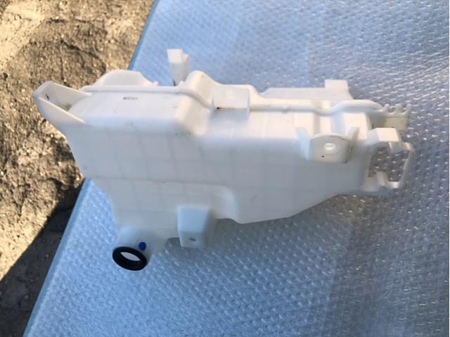 Deposito de agua de limpiaparabrisas Toyota Hilux 