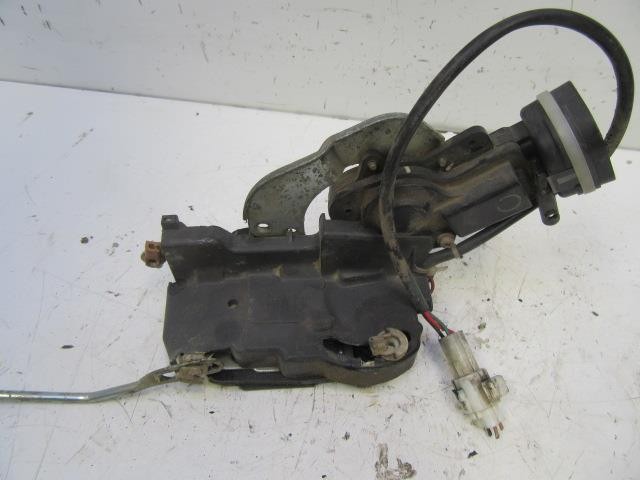 Comprar 8230165D11000 Suzuki Cerradura de la puerta trasera derecha