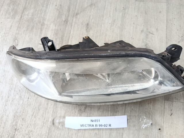 Faro delantero derecho General Motors 90586845