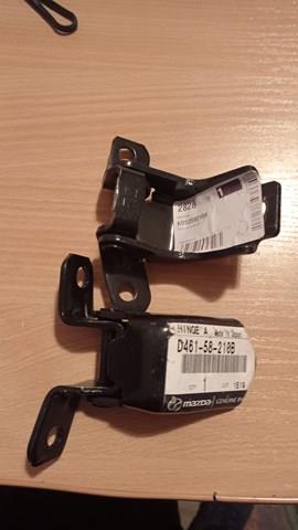 D46158210B Mazda Bisagra de puerta delantera izquierda