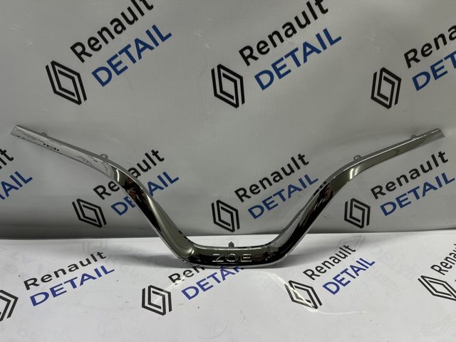 Moldura inferior de la parrilla del radiador Renault (RVI) 620728702R