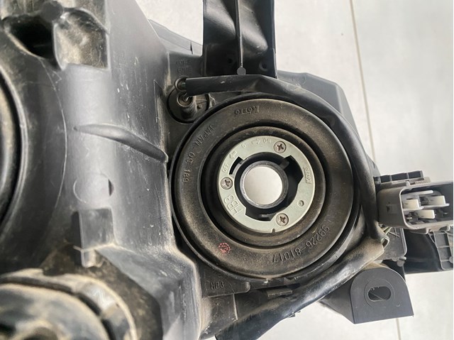 Faros delanteros Subaru 84001SG031