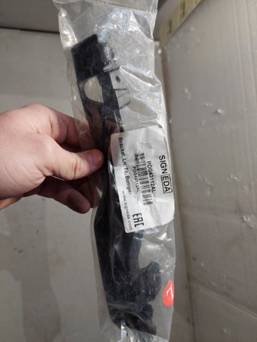 Soporte de parachoques delantero izquierdo PDG43112AL Signeda