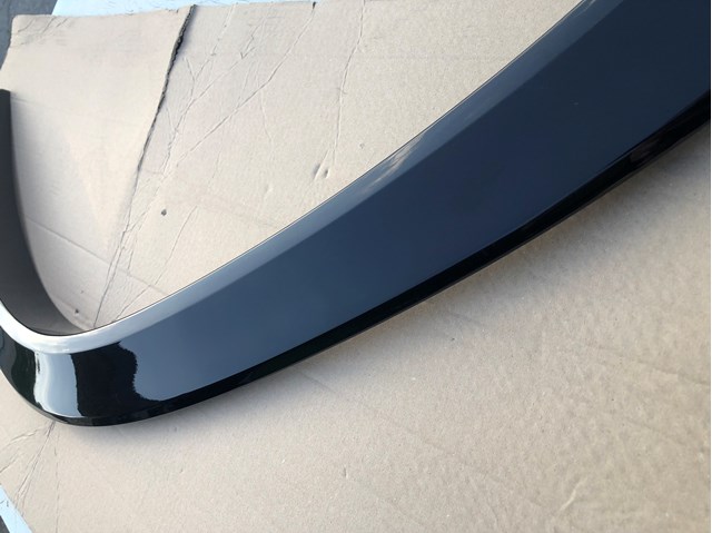 Extensión de aleta delantera izquierda A16788044059999 Mercedes