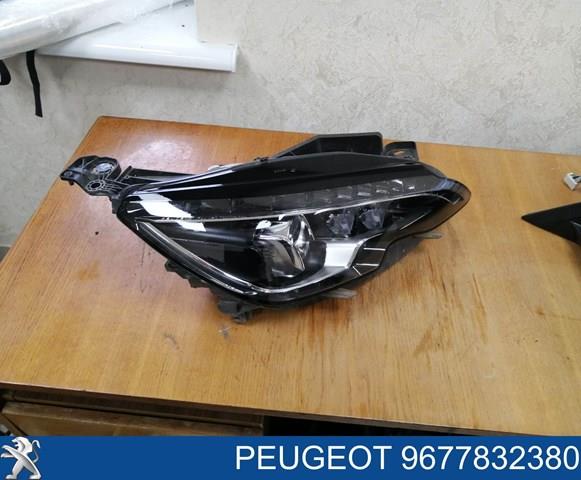 9677832380 Peugeot/Citroen Luz derecha
