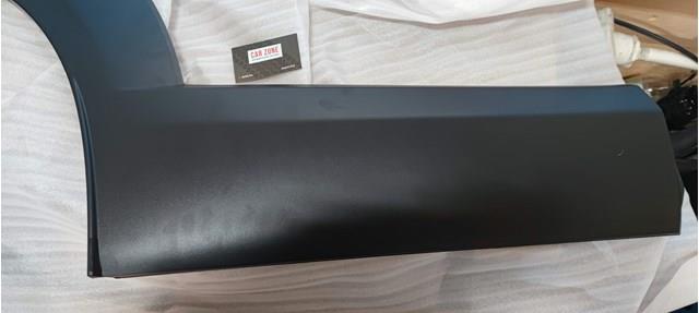 Moldura inferior de puerta trasera derecha DFR551RC0A Mazda