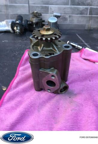 Bomba de aceite del motor Ford DS7E6600AB