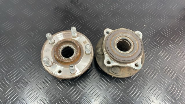 Buje de rueda Land Rover LR122586