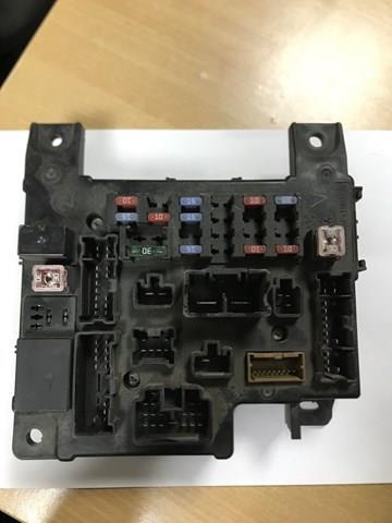 8637A465 Mitsubishi Caja de fusibles trasera interior