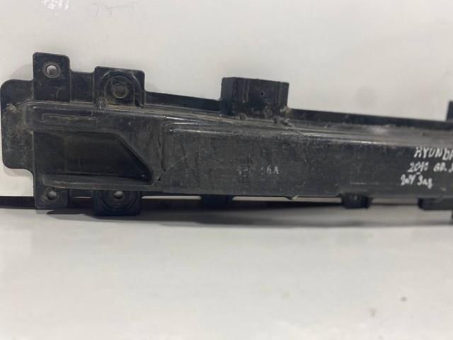 866313X700 Hyundai/Kia Refuerzo de parachoques trasero