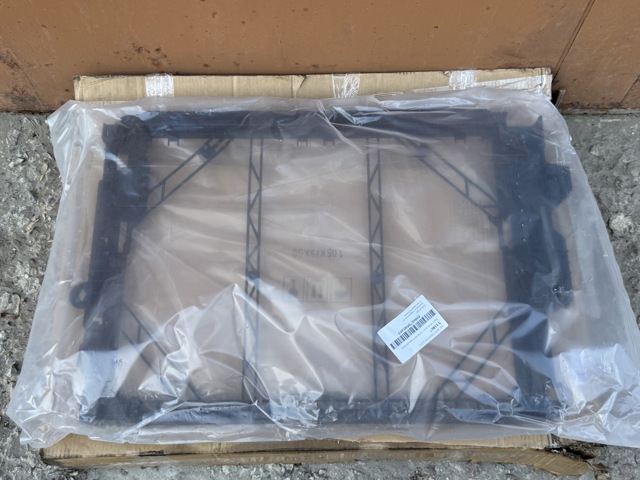 Comprar 31657366 Volvo Marco de montaje del radiador