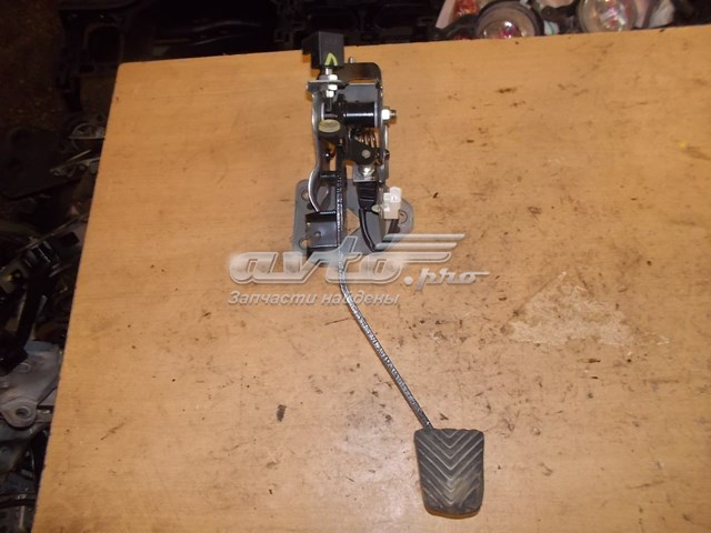 328022S050 Hyundai/Kia pedal embrague