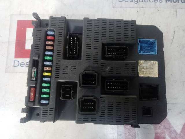 Bloque de relés KIA Carnival III