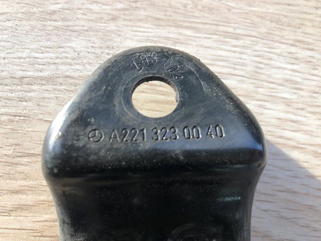 Soporte del estabilizador delantero Mercedes S (W221)