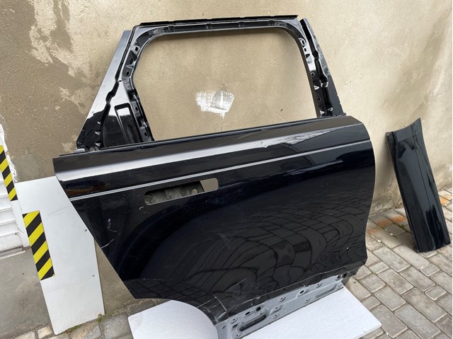 Puerta trasera derecha LR091719 Land Rover
