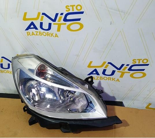 Faro derecho 8200244897 Renault (RVI)