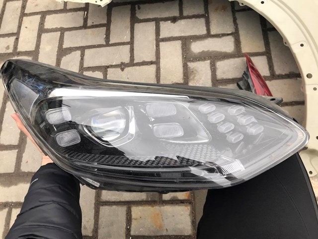 Faro derecho 92102F1500 Hyundai/Kia