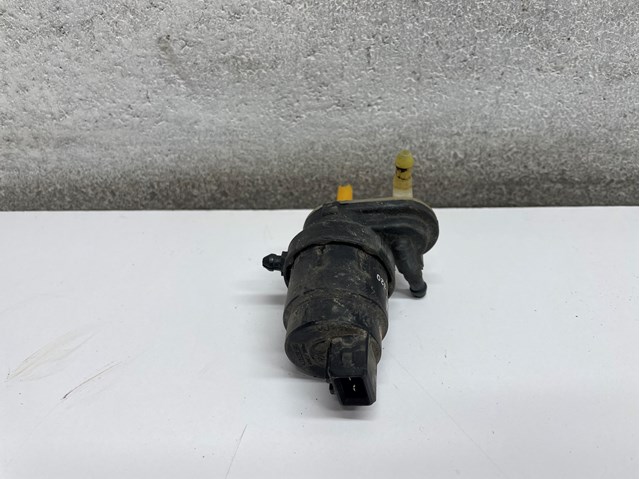 Bomba de agua limpiaparabrisas, delantera General Motors 13248320 precio, desde 12,45 EUR