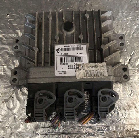Módulo de control del motor Renault (RVI) 237101989R
