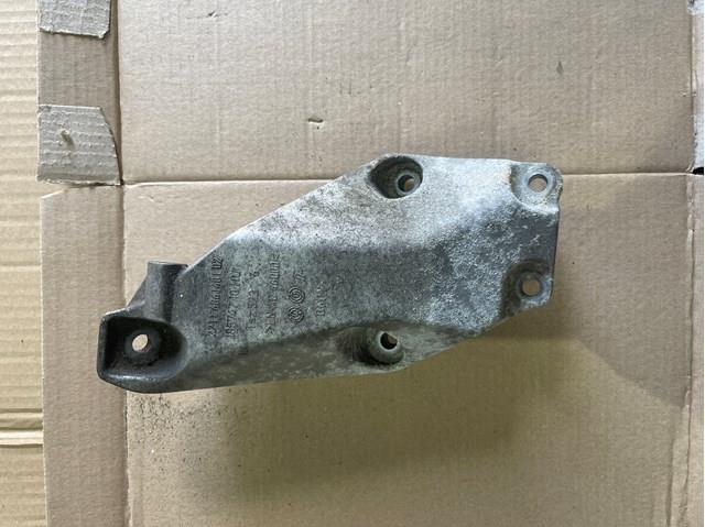 22116861401 BMW soporte para taco de motor izquierdo