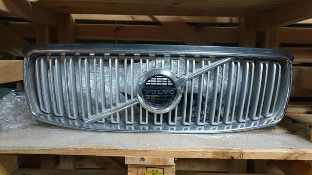 32228108 Volvo Calandra