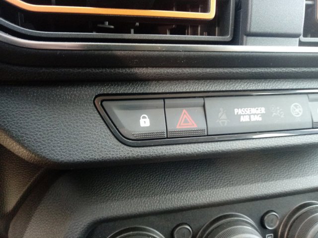  Boton de luz de emergencía Dacia Sandero 3