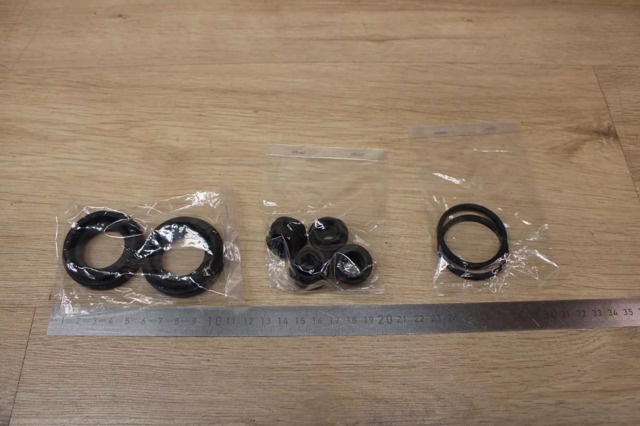 Kit de reparación de pinzas trasero Mazda GMY02646ZA