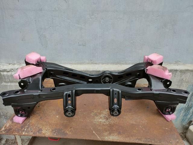 554052S100 Hyundai/Kia Subchasis trasero soporte motor