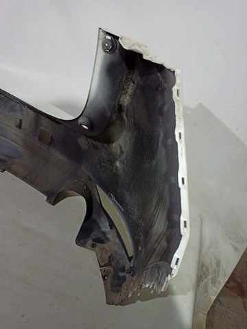 KB8A50221 Mazda Defensa trasero