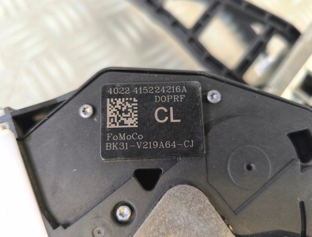 Cerradura de puerta delantera derecha Ford BK31V219A64CJ precio, desde 111,80 EUR